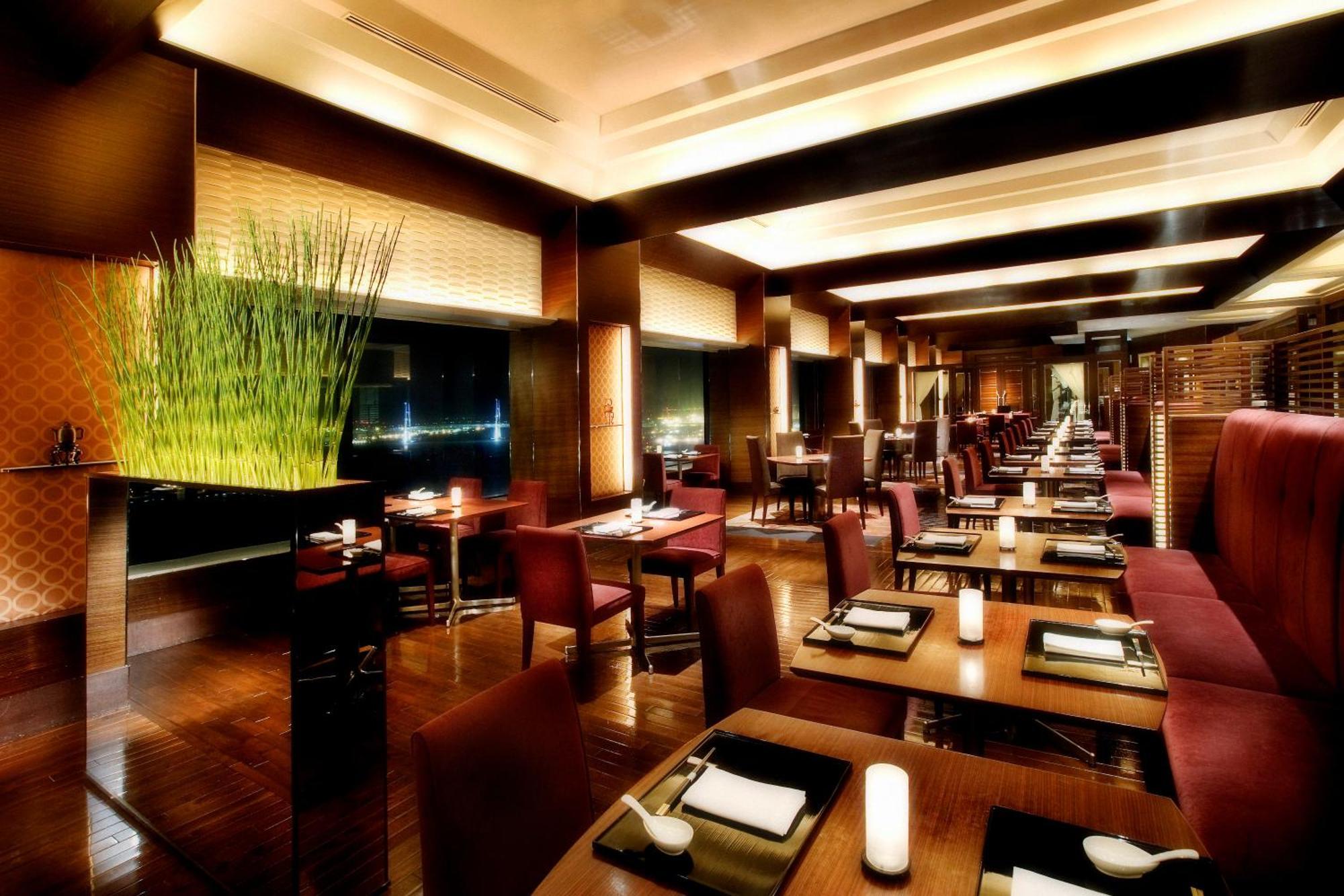 Intercontinental Yokohama Grand By Ihg Hotel Exterior photo The interior of the restaurant