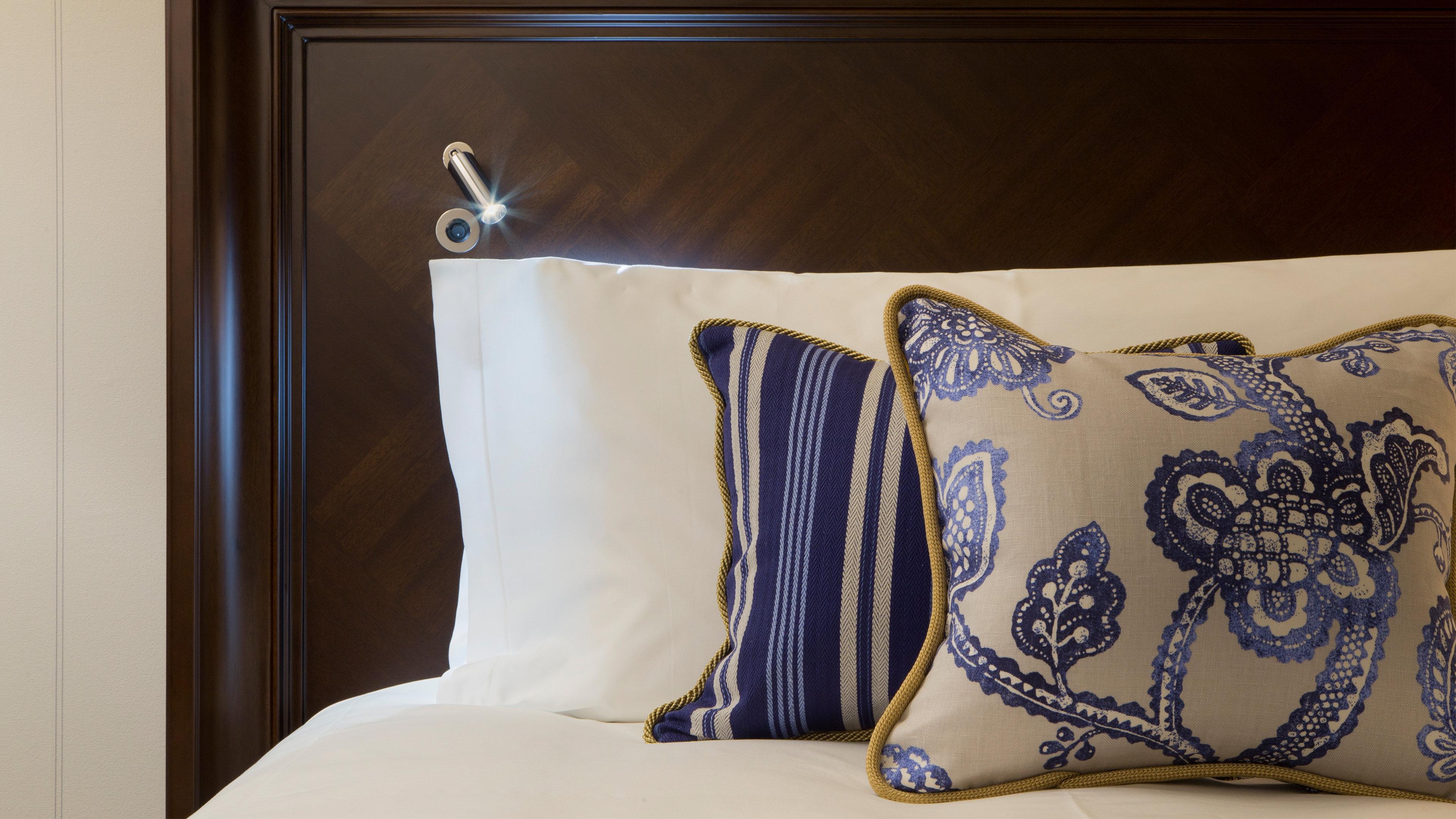 Intercontinental Yokohama Grand By Ihg Hotel Exterior photo A decorative throw pillow
