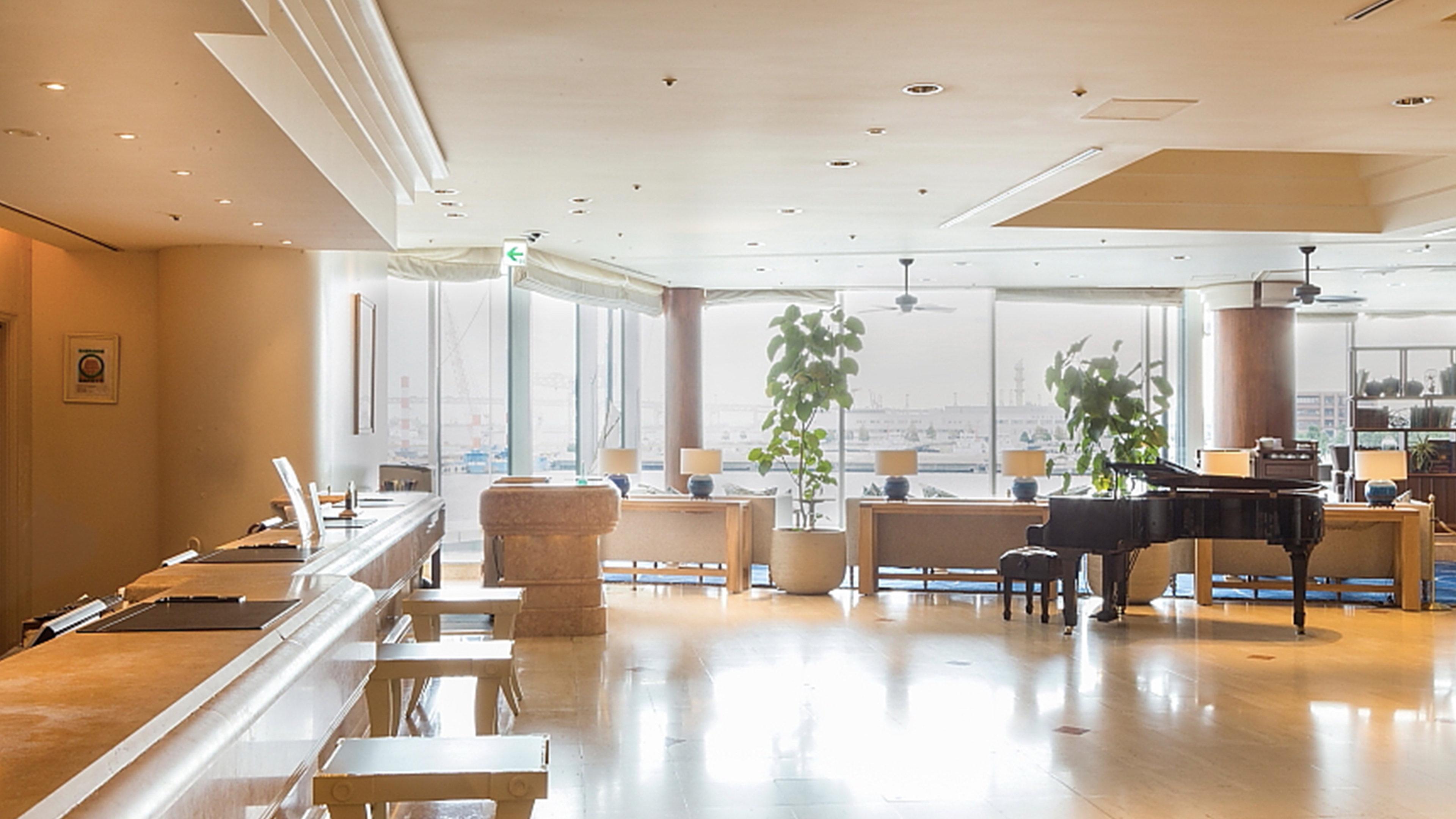 Intercontinental Yokohama Grand By Ihg Hotel Exterior photo The lounge at the airport