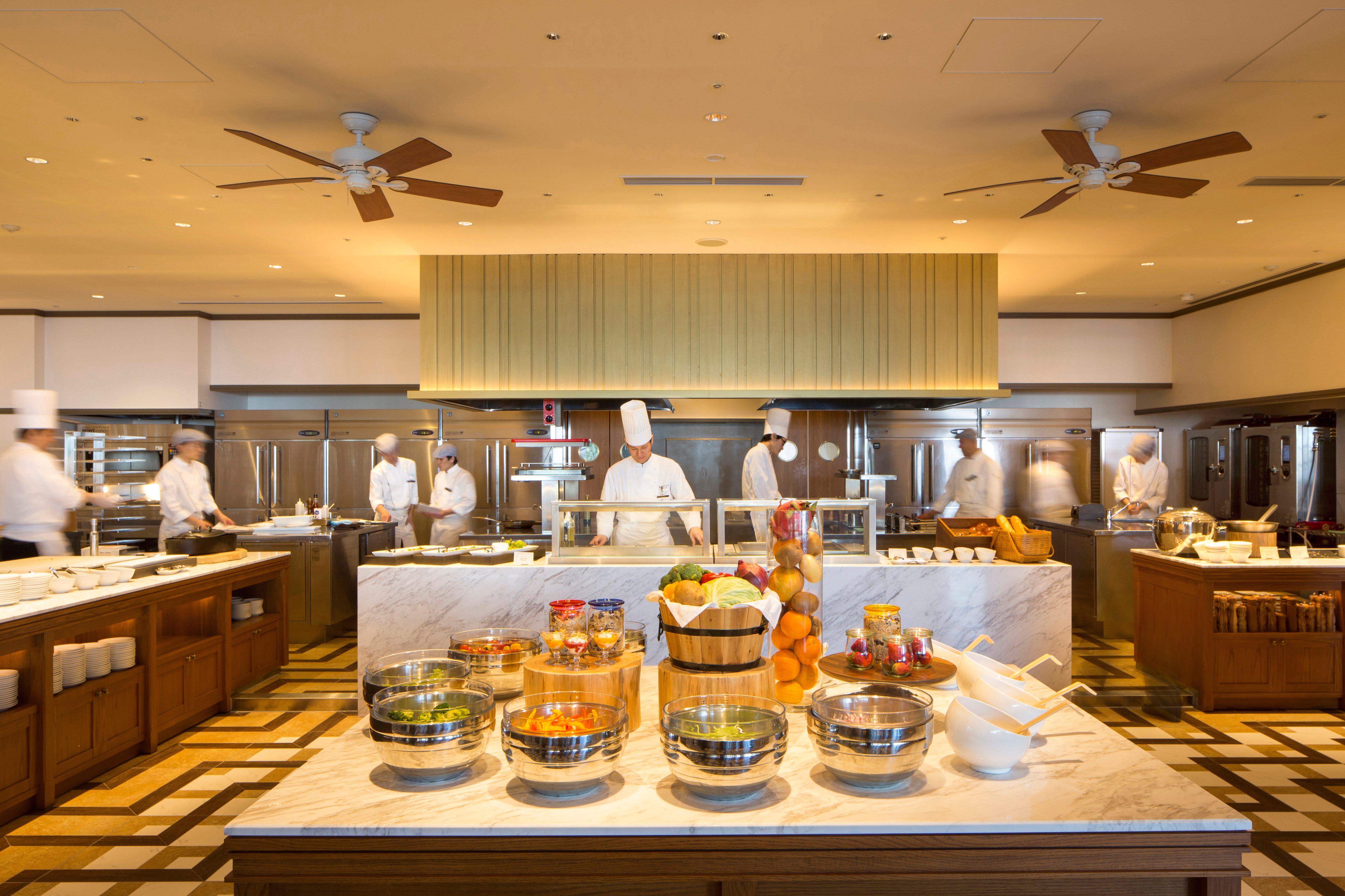 Intercontinental Yokohama Grand By Ihg Hotel Exterior photo The open kitchen at the restaurant